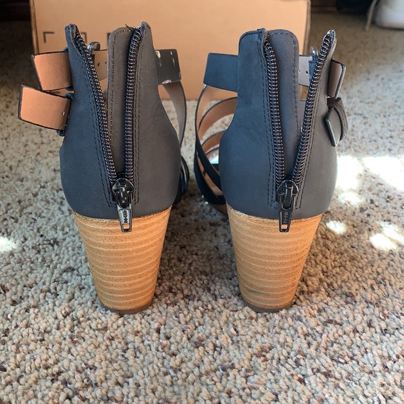 Black Heels - Picture 3 of 3